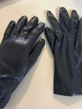 Classic Black Leather Gloves for women
